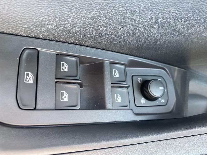 Škoda Karoq (2026) 2.0 TDI 4x4 DSG Sportline - fotka 23 z 39