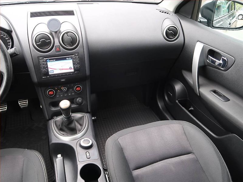 Nissan Qashqai (2013) 1.6 dCi, 4X4, Navi, Xenony - fotka 8 z 17