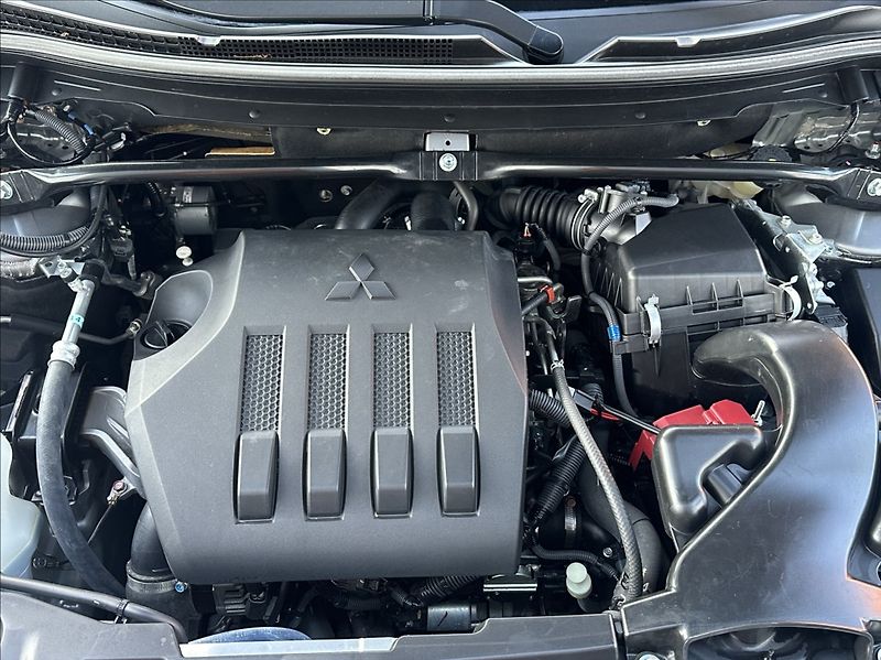 Mitsubishi Eclipse Cross 1,5 Turbo 163PS  Connect+ A/T - fotka 46 z 54