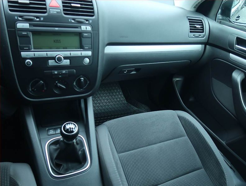 Volkswagen Golf (2008) 1.4 TSI, Tažné, servisované - fotka 12 z 14