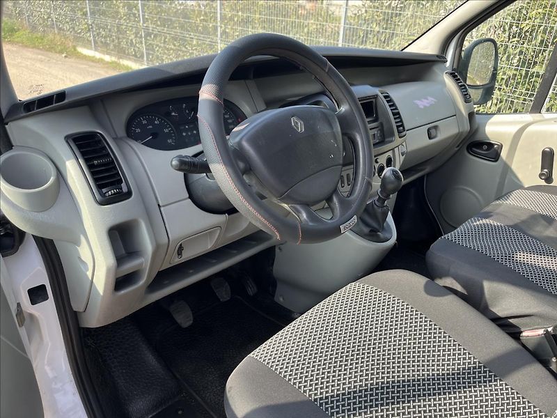 Renault Trafic 1.9 dCi 6.MÍST STK 11/2027 - fotka 9 z 26