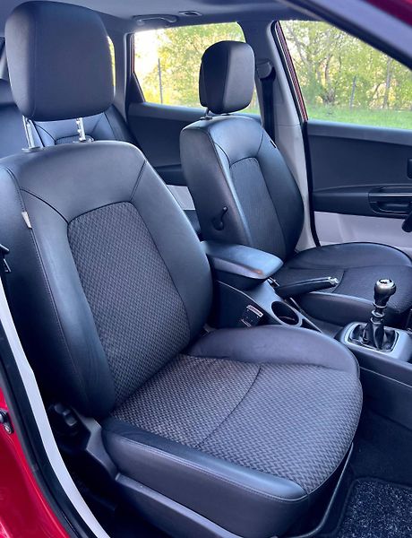 Kia Ceed (2008) 1.6 CRDi (ED)  RODINNÉ KOMBI - fotka 16 z 25