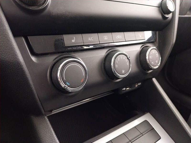Škoda Octavia (2017) Ambition 1.6 TDI, Serv.kniha - fotka 13 z 19