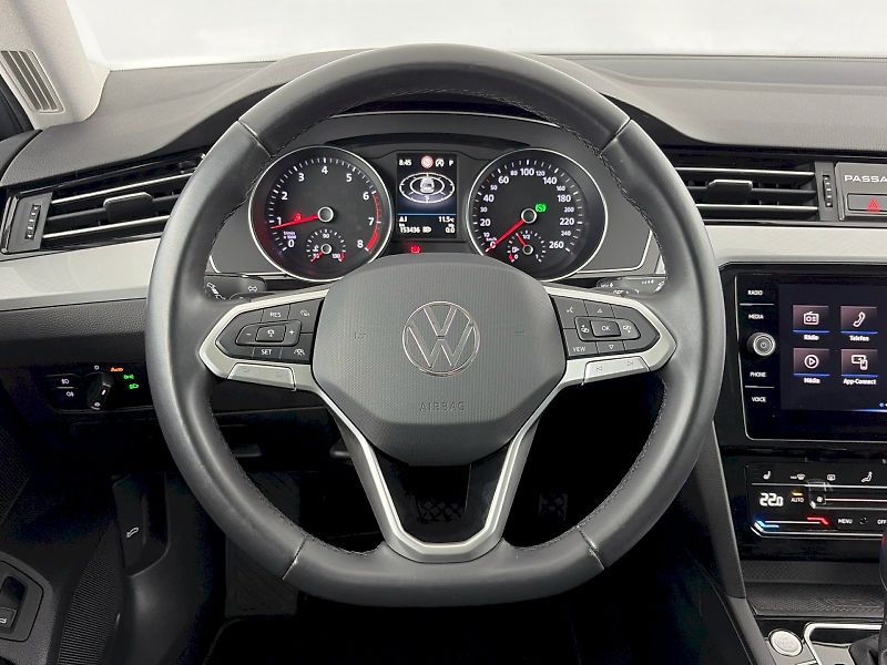 Volkswagen Passat (2023) Business 2.0 TSI 140kW DSG - fotka 9 z 35