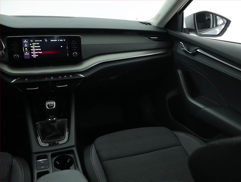 Škoda Octavia (2022) Ambition 2.0 TDI, ČR,1.maj - fotka 8 z 15