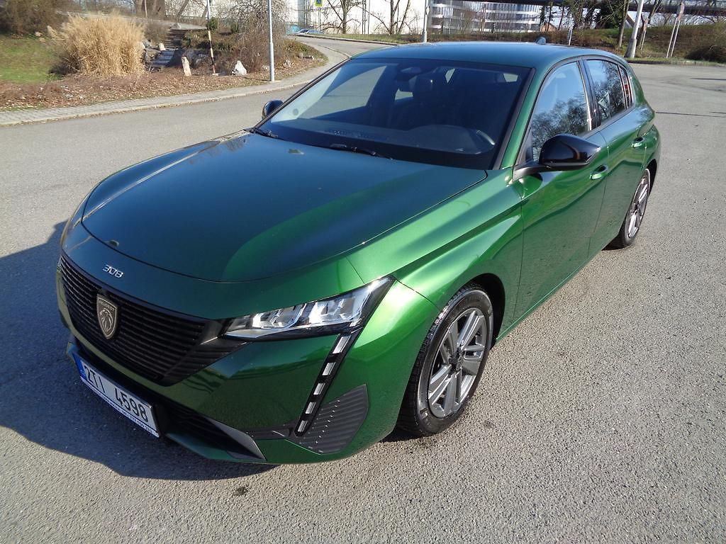 Peugeot 308 1.2 KOUPENO ČR,1.MAJITEL