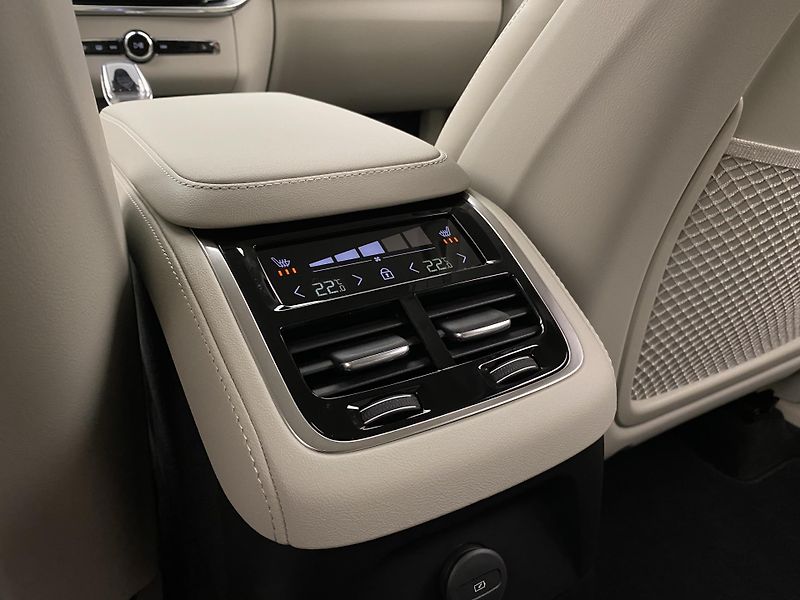 Volvo XC90 (2026) T8 AWD Plug-in BRIGHT PLUS 7m - fotka 67 z 68