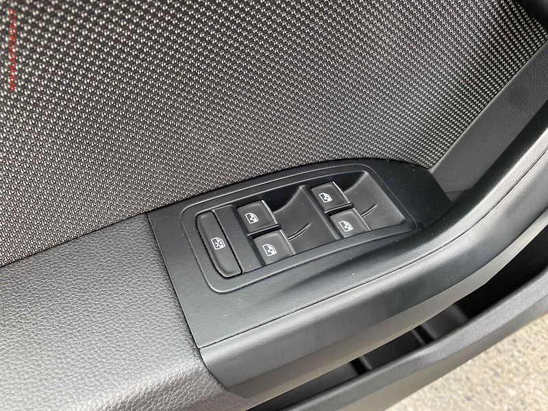Seat Ateca (2018) 1.4 TSi, Xcellence, DSG, LED - fotka 13 z 20