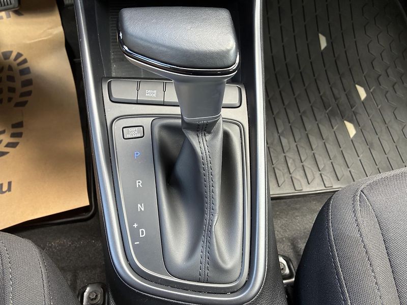 Hyundai i20 1.0T-GDi 74kW REZERVACE - fotka 19 z 22