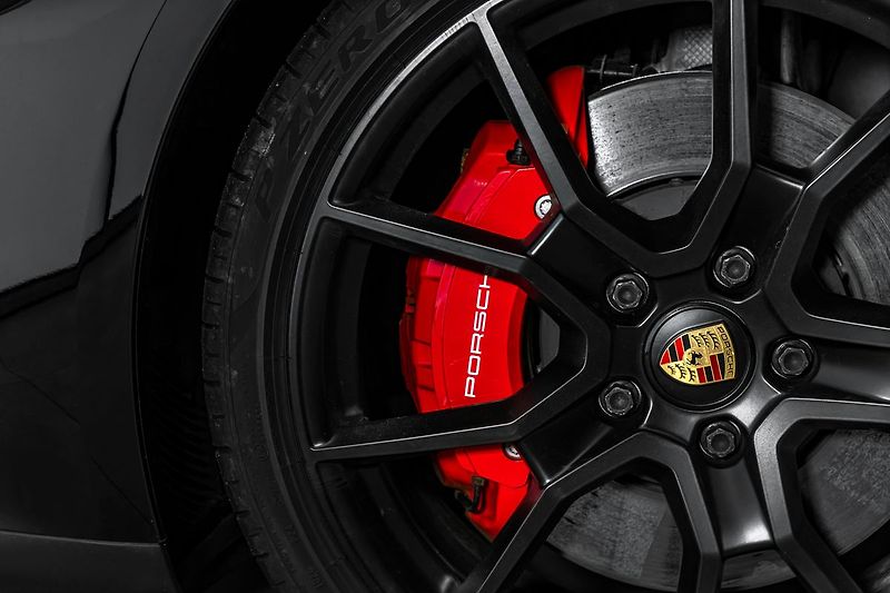 Porsche Taycan GTS - fotka 11 z 26