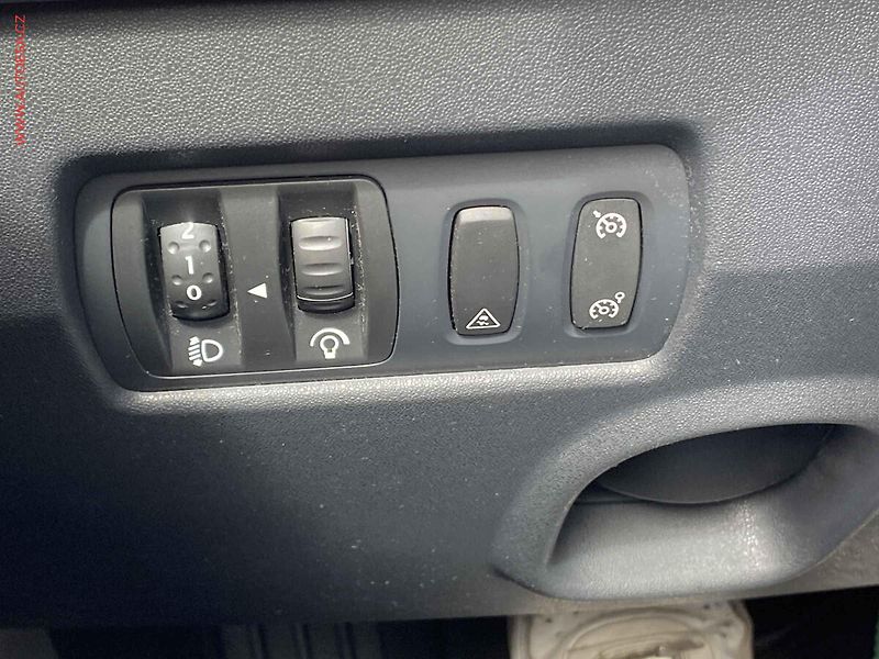 Renault Mégane (2009) 1.6i, ČR, AC, tempo - fotka 16 z 17