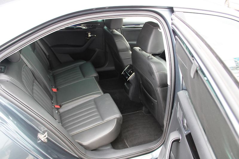 Škoda Superb (2019) 2,0TDI LAURIN & KLEMENT  LED - fotka 12 z 21