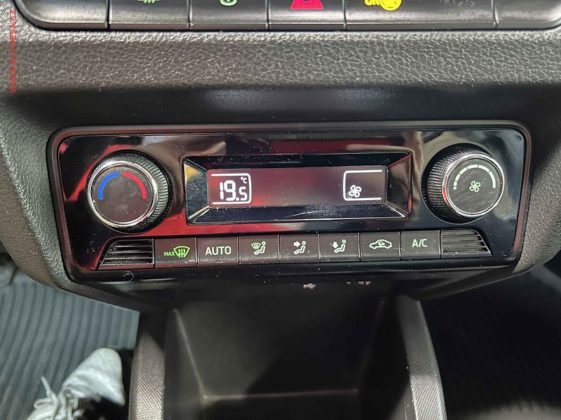 Škoda Fabia (2019) 1.0 TSi, ČR, LED, park.čidla - fotka 14 z 16