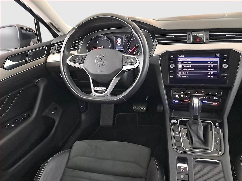 Volkswagen Passat (2021) Elegance 2.0 TDI - fotka 7 z 24