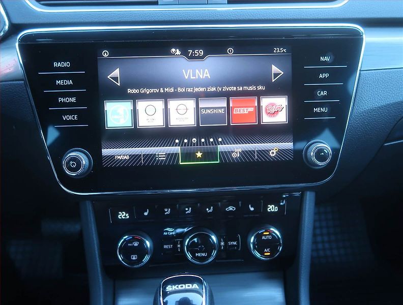 Škoda Superb (2023) Style 2.0 TDI - fotka 12 z 17