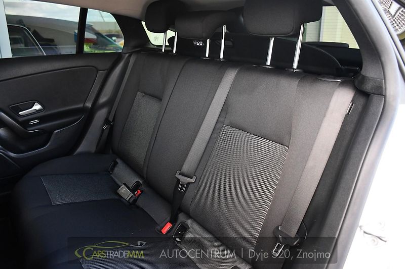 Mercedes-Benz CLA 200d LED A/T NAVI KAMERA - fotka 19 z 54