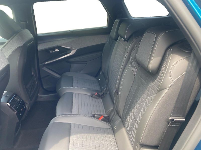 Peugeot 5008 (2026) GT SUMMER BLUE(3) Hybrid 145  - fotka 13 z 15