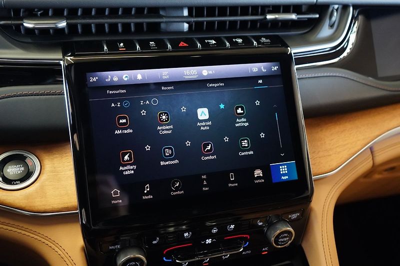 Jeep Grand Cherokee Summit Reserve L - fotka 59 z 71