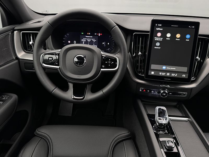 Volvo XC60 (2026) B5 AWD AUT PLUS BLACK EDITION - fotka 4 z 23