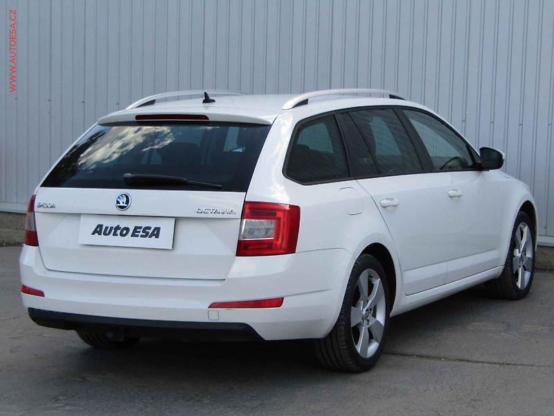 Škoda Octavia (2015) 2.0TDi, ČR, Elegance, DSG - fotka 4 z 19