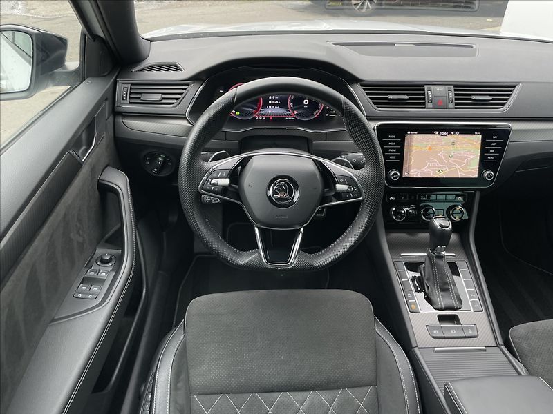 Škoda Superb 2,0 TDI DSG SportLine TAŽNÉ - fotka 7 z 23