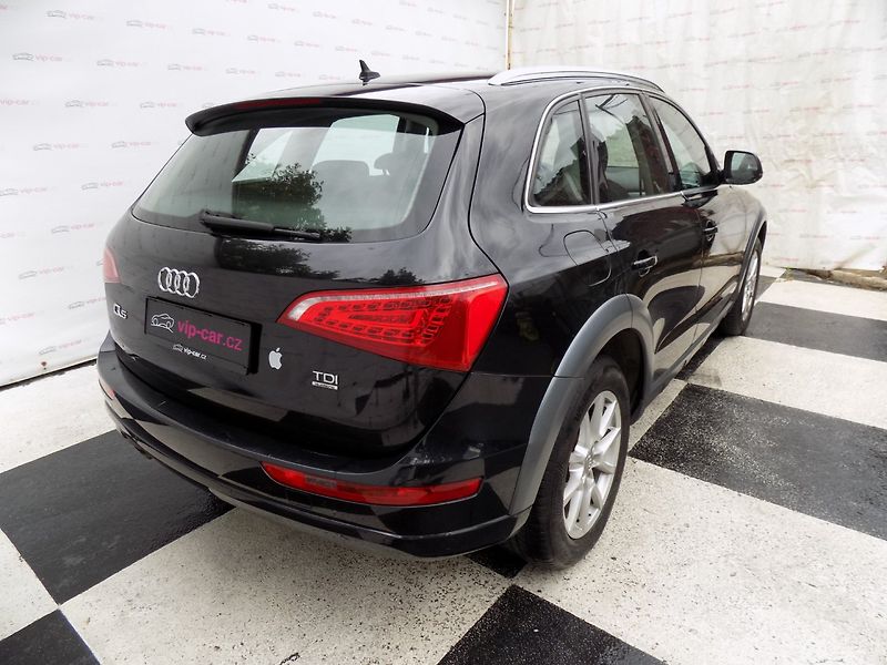 Audi Q5 (2010) 2.0TDI/4x4/Bi-xenon/LED/ - fotka 7 z 38