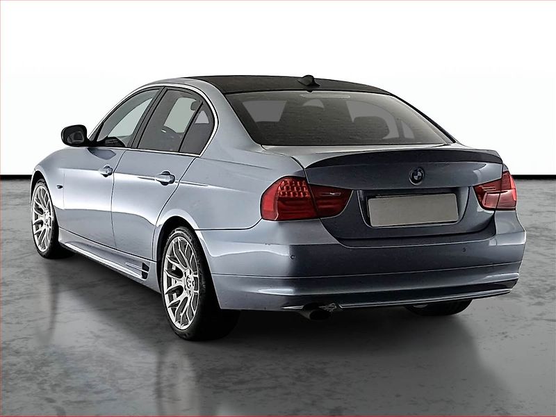 BMW Řada 3 (2009) 320 d, Tempomat, Vyhř. sedaček - fotka 4 z 14
