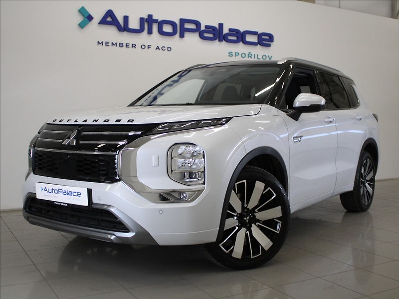 Mitsubishi Outlander 2,4 PHEV AWD Instyle TAŽNÉ - fotka 1 z 30