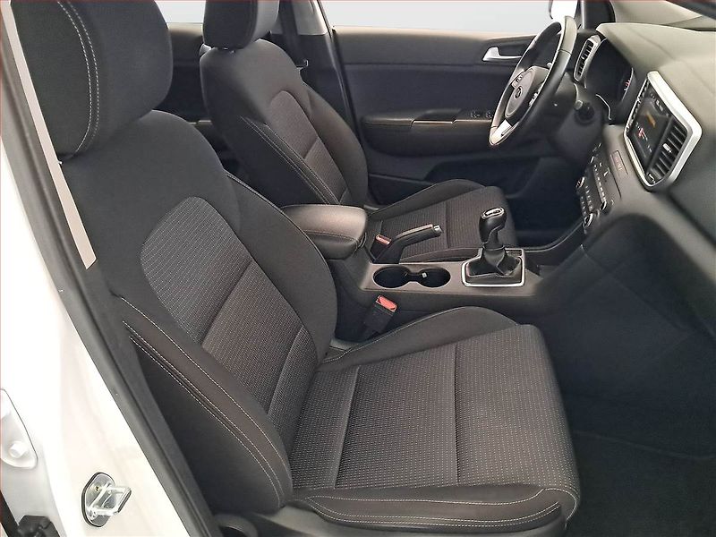 Kia Sportage (2021) 1.6 T-GDI - fotka 9 z 19