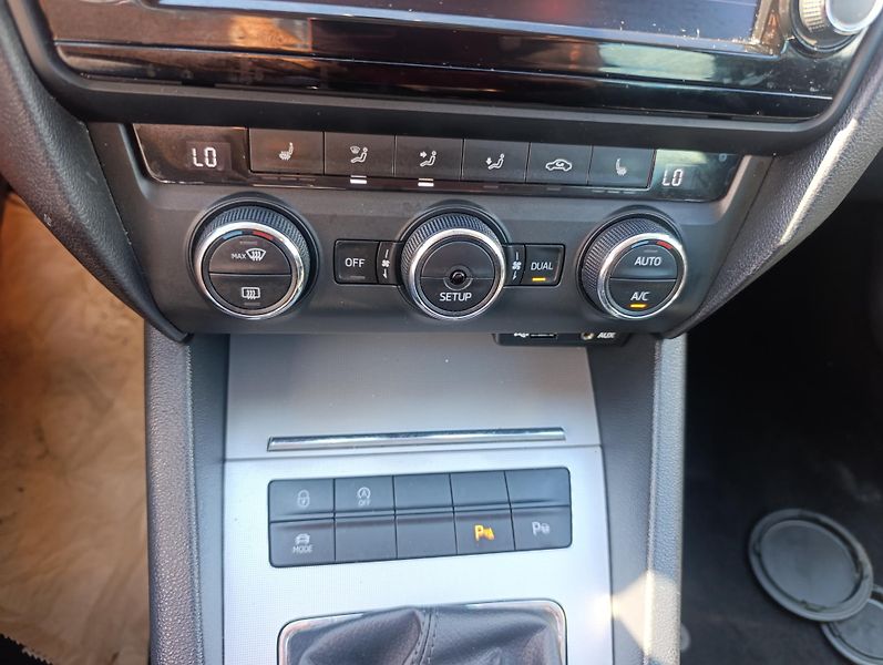 Škoda Octavia (2014) 1.6 TDi Green Line 81kw  - fotka 20 z 22