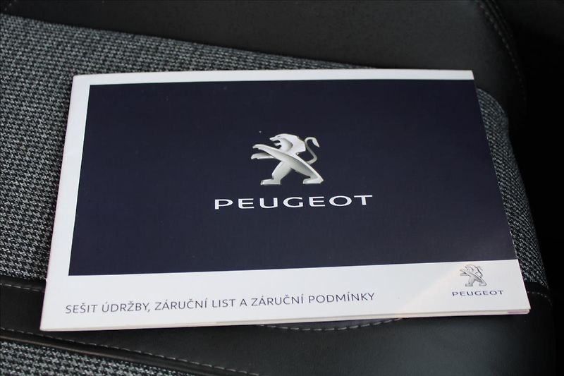 Peugeot 3008 1,2 i 96kW  1.MAJ,ČR,ALLURE - fotka 35 z 35