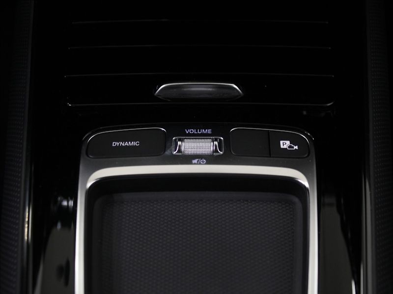 Mercedes-Benz GLA 2,0 200D 4Matic 1.maj.ČR.35tkm - fotka 16 z 23