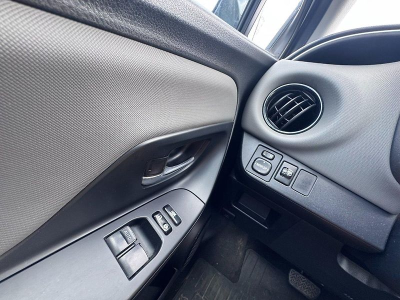 Toyota Yaris (2016) HYBRID 1,5 54 KW STK AUTOMAT - fotka 16 z 36