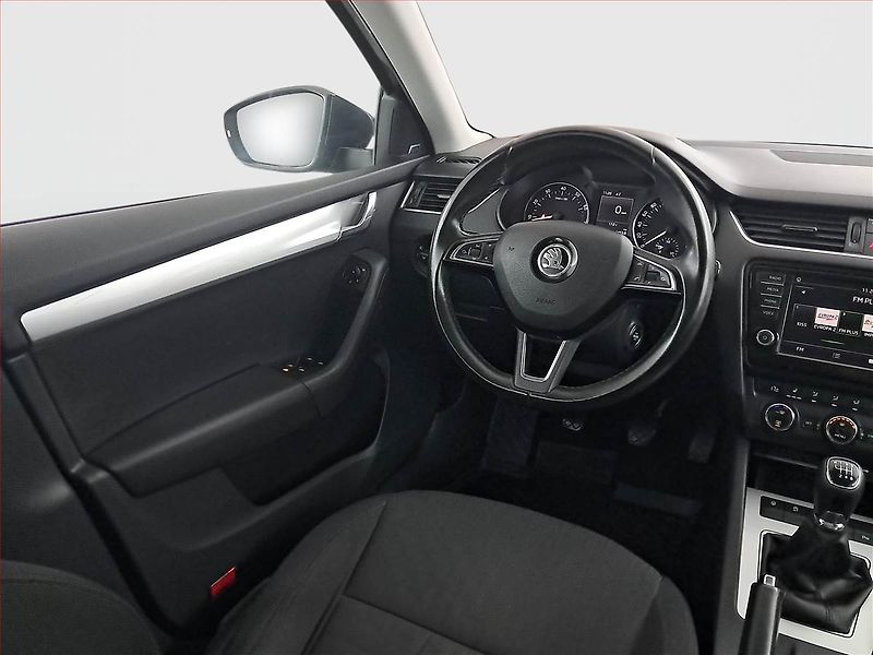 Škoda Octavia (2016) 1.4 TSI, Navi, Bi-Xenony - fotka 7 z 20