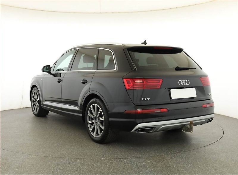 Audi Q7 (2019) S-Line 50 TDI - fotka 4 z 21