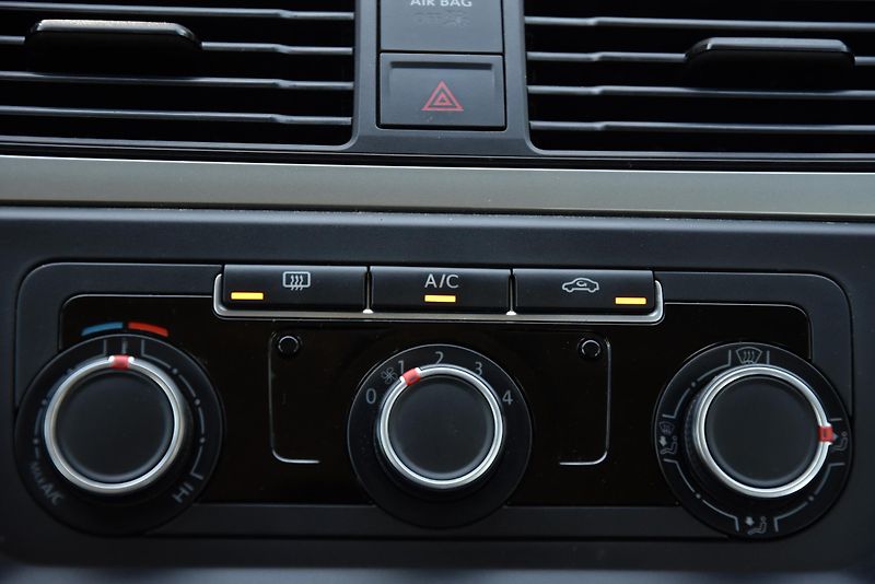 Volkswagen Caddy 2.0 TDi CR, KLIMA, TEMP, ČR - fotka 18 z 49