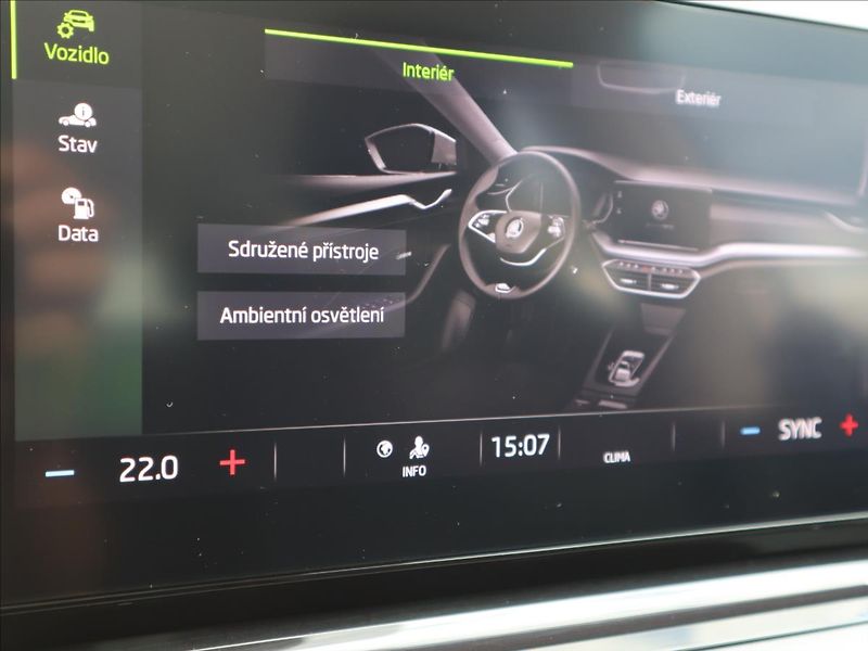 Škoda Octavia 2,0 TDi Style Virtual LED - fotka 18 z 35
