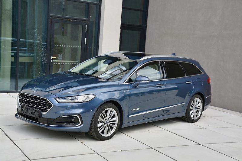 Ford Mondeo 2.0 Hybrid ecvT Aut Vignale P - fotka 35 z 37