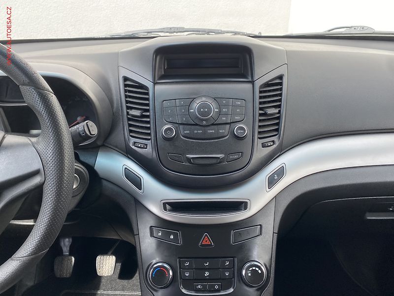 Chevrolet Orlando (2011) 1.8 i, Klima - fotka 12 z 15