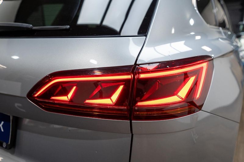 Volkswagen Touareg 3.0 TDI 210 kW 4Motion - fotka 33 z 38
