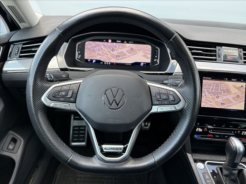 Volkswagen Passat 2,0 TSI 206 KW 4M AUT ALLTRACK - fotka 12 z 36