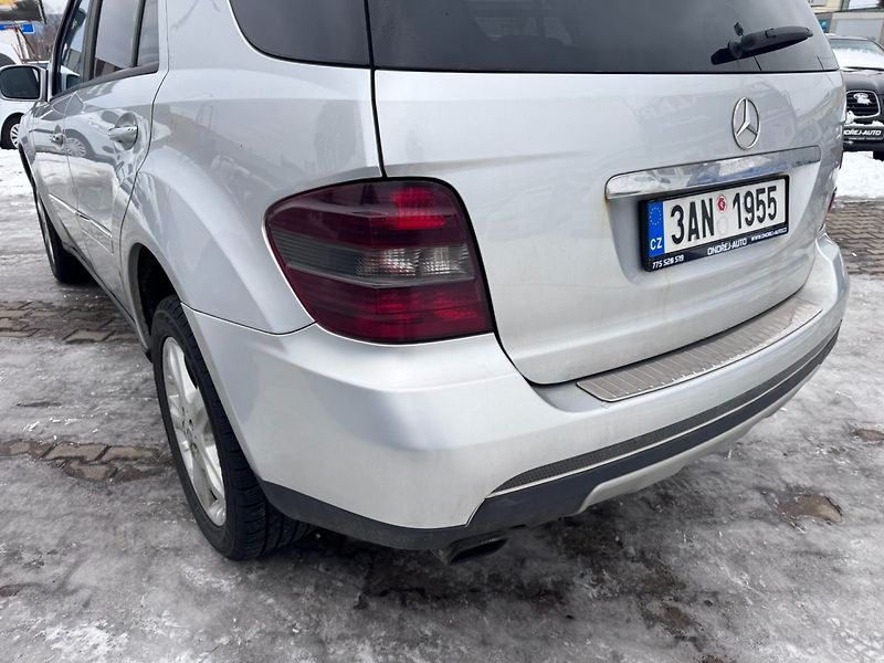 Mercedes-Benz Třídy M (2005) ML 320 3,0D V6 165KW ČR - fotka 14 z 41