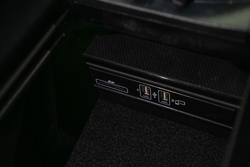 Mercedes-Benz Třídy C C43 AMG BITURBO 4MATIC 270 kW  - fotka 36 z 55