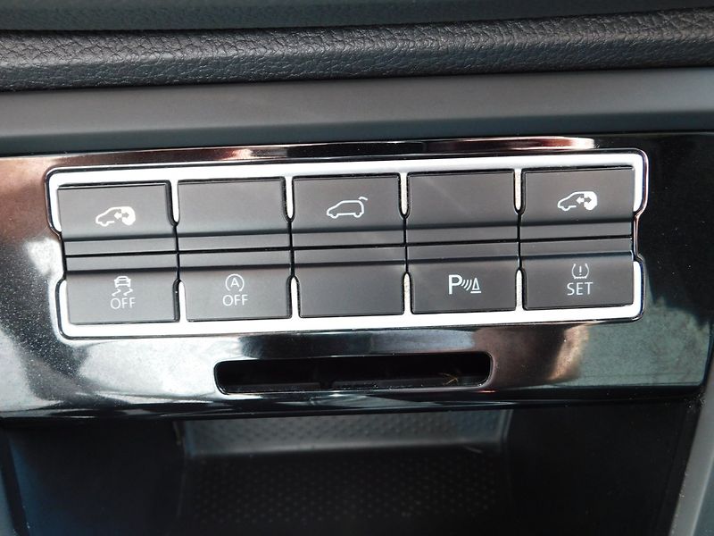Seat Alhambra (2014) 2.0 TDi 4x4 7.MÍST - fotka 17 z 48