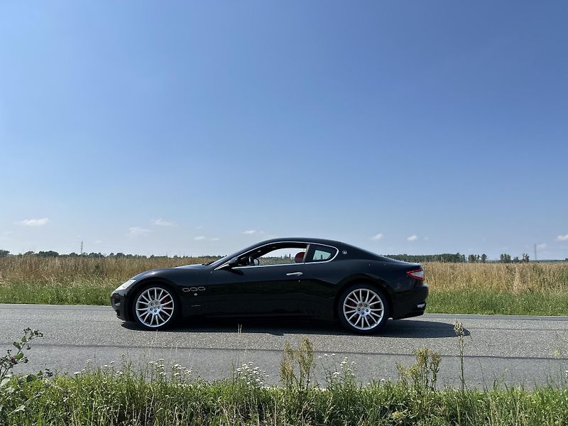 Maserati GranTurismo (2009) S 4.7 V8, ZF, 27 460km!! - fotka 3 z 23