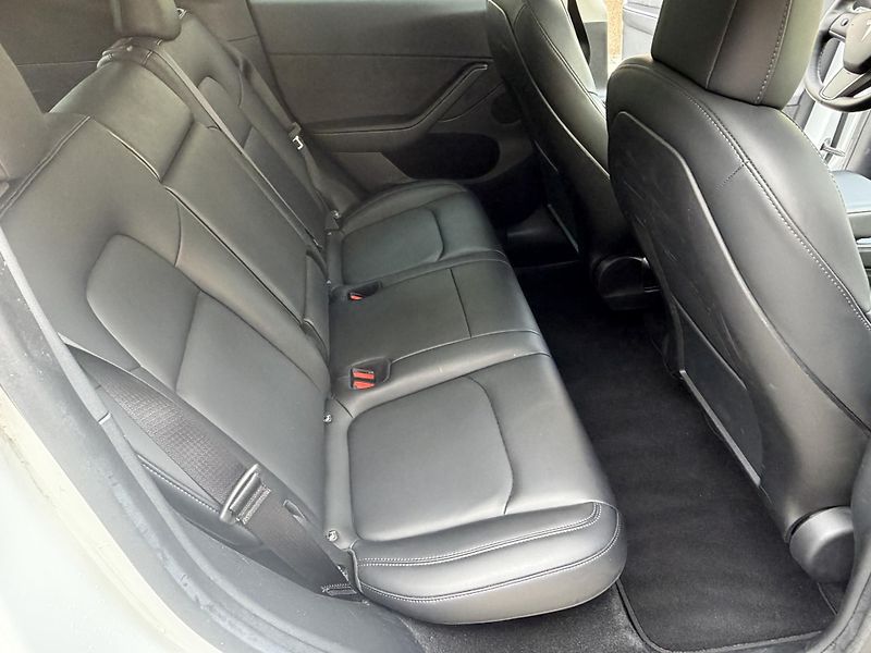 Tesla Model Y (2021) LR, SOH 89,4%, tazne, DPH - fotka 11 z 13