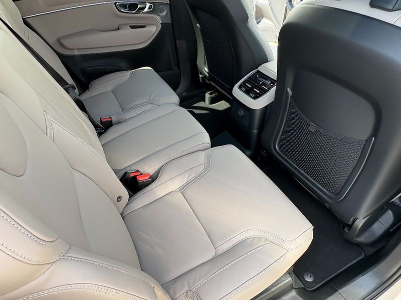 Volvo XC90 Ultra Dark T8 299kW - fotka 18 z 24