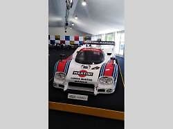 Zážitek na celý život si z jubilejního závodu 24 hodin Le Mans odvezli automodeláři z Mostu. Malé a velké Porsche podruhé.