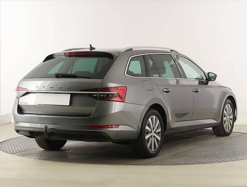 Škoda Superb (2023) Style 2.0 TDI, digi klima - fotka 5 z 29