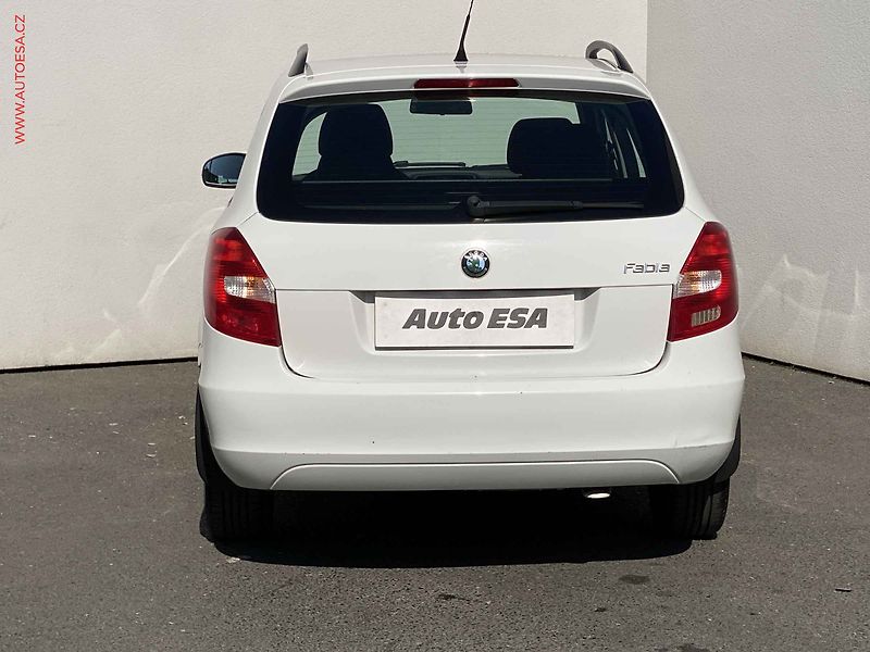 Škoda Fabia (2008) 1.2i, ČR, Ambiente, AC - fotka 5 z 16